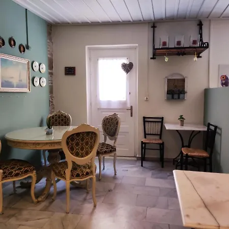 Fiera Konukevi Ermoupoli