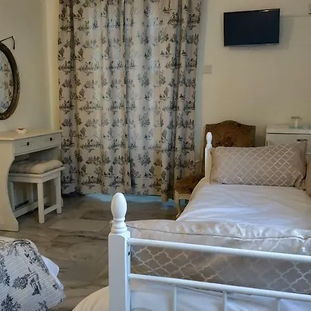 Fiera Konukevi Ermoupoli