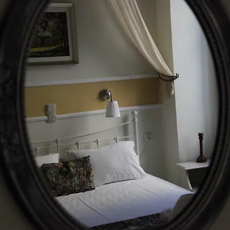 Fiera Πανσιόν Ερμούπολη