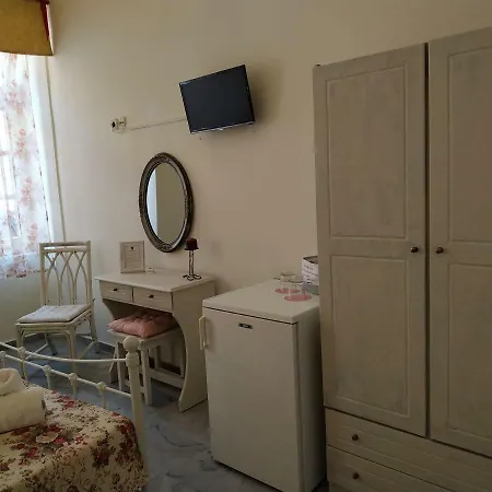 Fiera בית הארחה 3*
